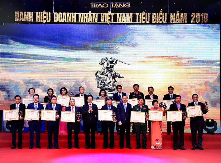 Chủ tịch Tập đoàn BRG được vinh danh danh hiệu ''Doanh nhân Việt Nam tiêu biểu'' - Cup Thánh Gióng 2019